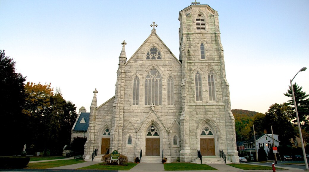 Great Barrington showing a church or cathedral