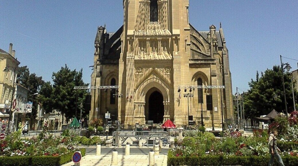 a great festival of local food and wine during July.