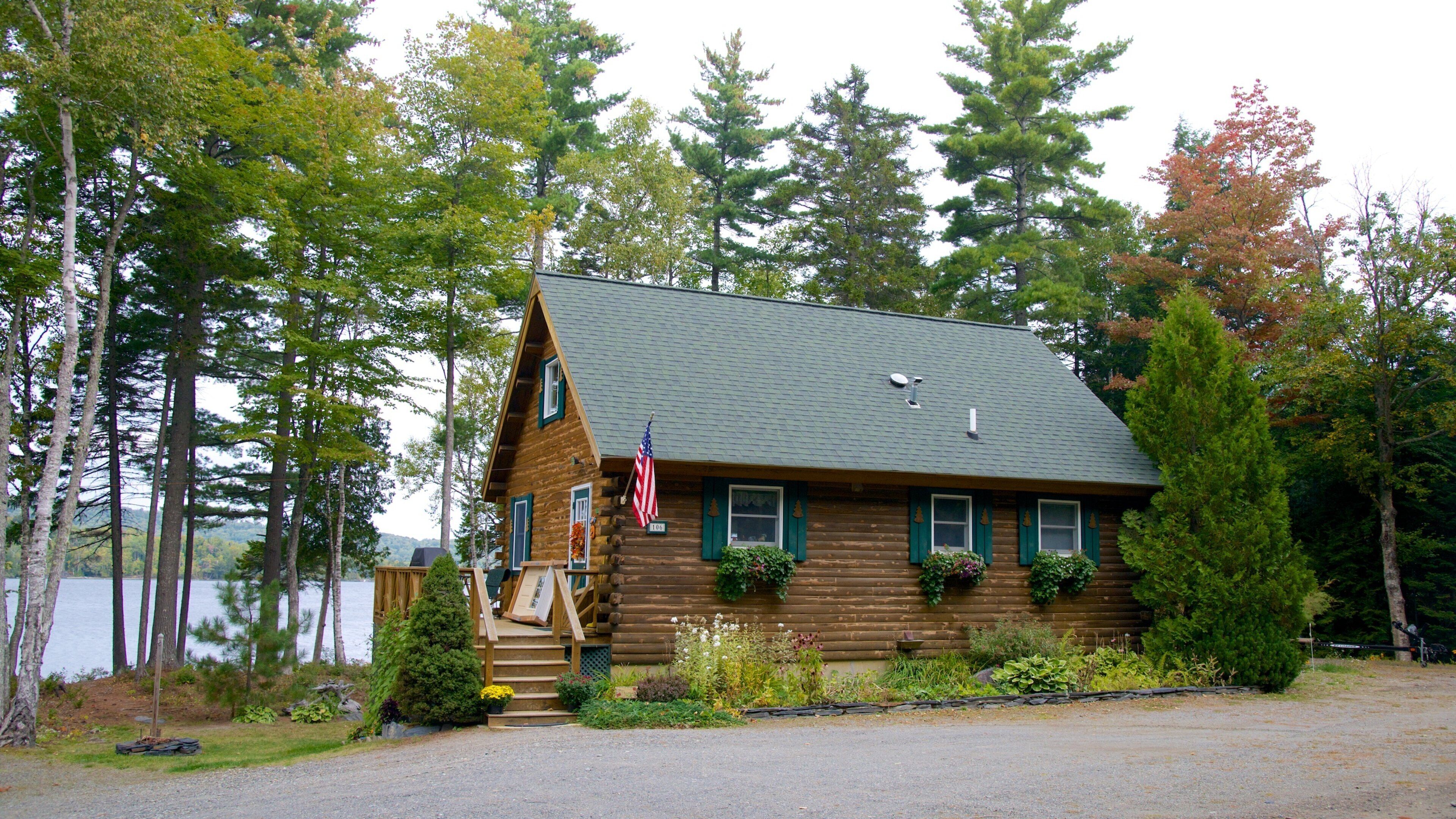 Greenville which includes heritage architecture