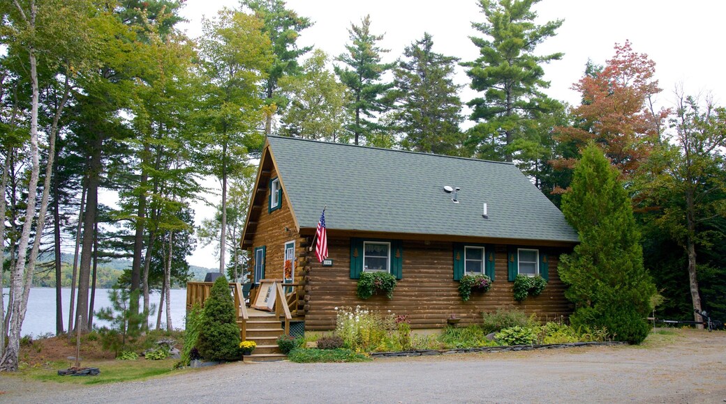 Greenville which includes heritage architecture