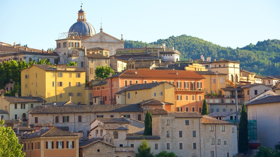 Spoleto which includes a city and a house