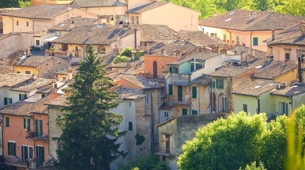 Spoleto which includes heritage architecture and a city