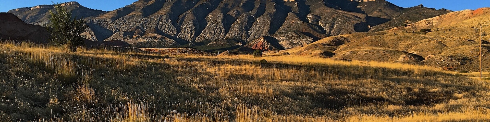 The mountains leading up to shell are gorgeous. Absolutely stunning in the golden hour. #usa #trekkingtheglobe #nature #golden #greatoutdoors #adventure