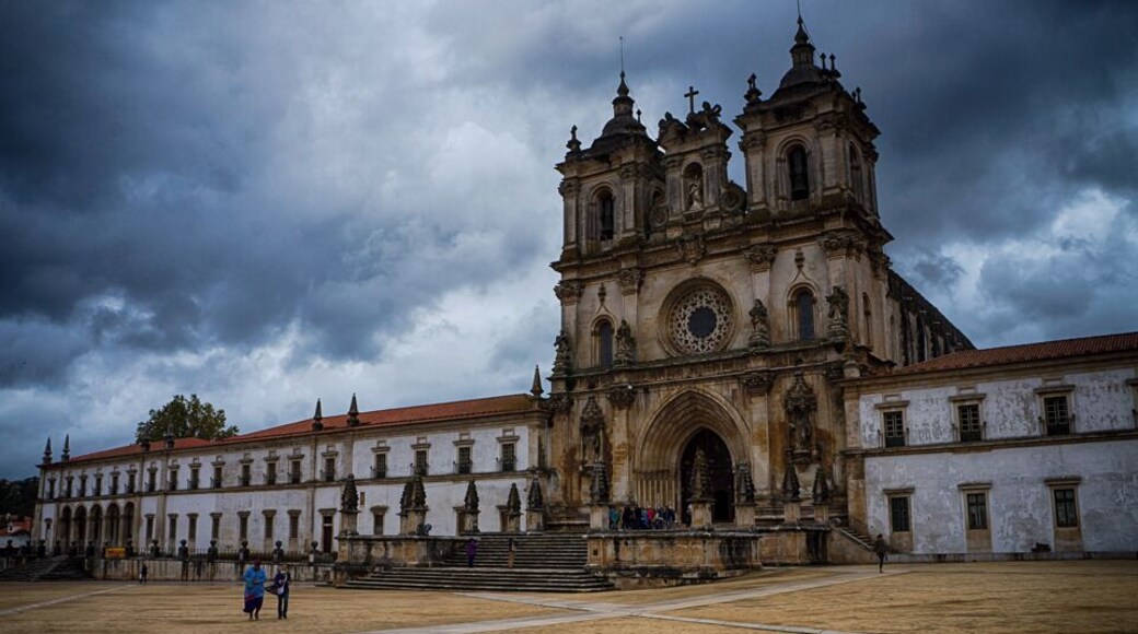 The Alcobaça Monastery is an impressive Medieval Roman Catholic monastery located in the town of Alcobaça.
The church and monastery were one of the first Gothic buildings and one of the most important medieval monasteries in Portugal. Due to its artistic-historical importance and monumental beauty, the Alcobaça Monastery warranted its inscription in the list of UNESCO World Heritage Sites in 1989.
More about it here: http://bit.ly/1U6DEYv