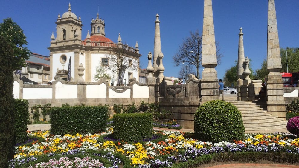 What a lovely city!!
Quite hot today for a half-marathon race!
But I was refreshed by the lovely and warming people of the north of Portugal!
It's getting prepared for the city festivities (from the 26th of April till the 3rd of May)!
I will get back there!
Barcelos- Portugal