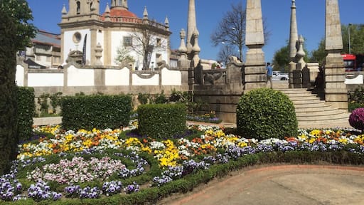 What a lovely city!!
Quite hot today for a half-marathon race!
But I was refreshed by the lovely and warming people of the north of Portugal!
It's getting prepared for the city festivities (from the 26th of April till the 3rd of May)!
I will get back there!
Barcelos- Portugal