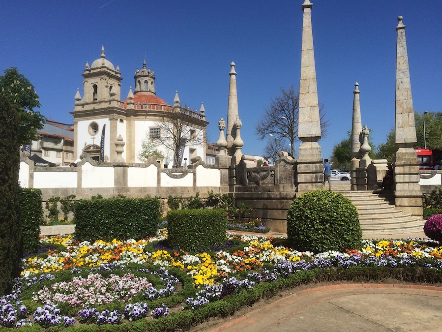 What a lovely city!!
Quite hot today for a half-marathon race!
But I was refreshed by the lovely and warming people of the north of Portugal!
It's getting prepared for the city festivities (from the 26th of April till the 3rd of May)!
I will get back there!
Barcelos- Portugal