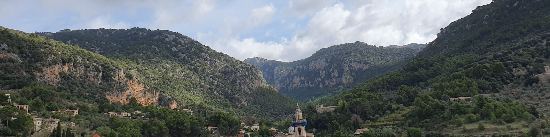 The quiant village is far from the buzz of city life.Walking on those pebbled stones and being surrounded by mountains is absolutely captivating.