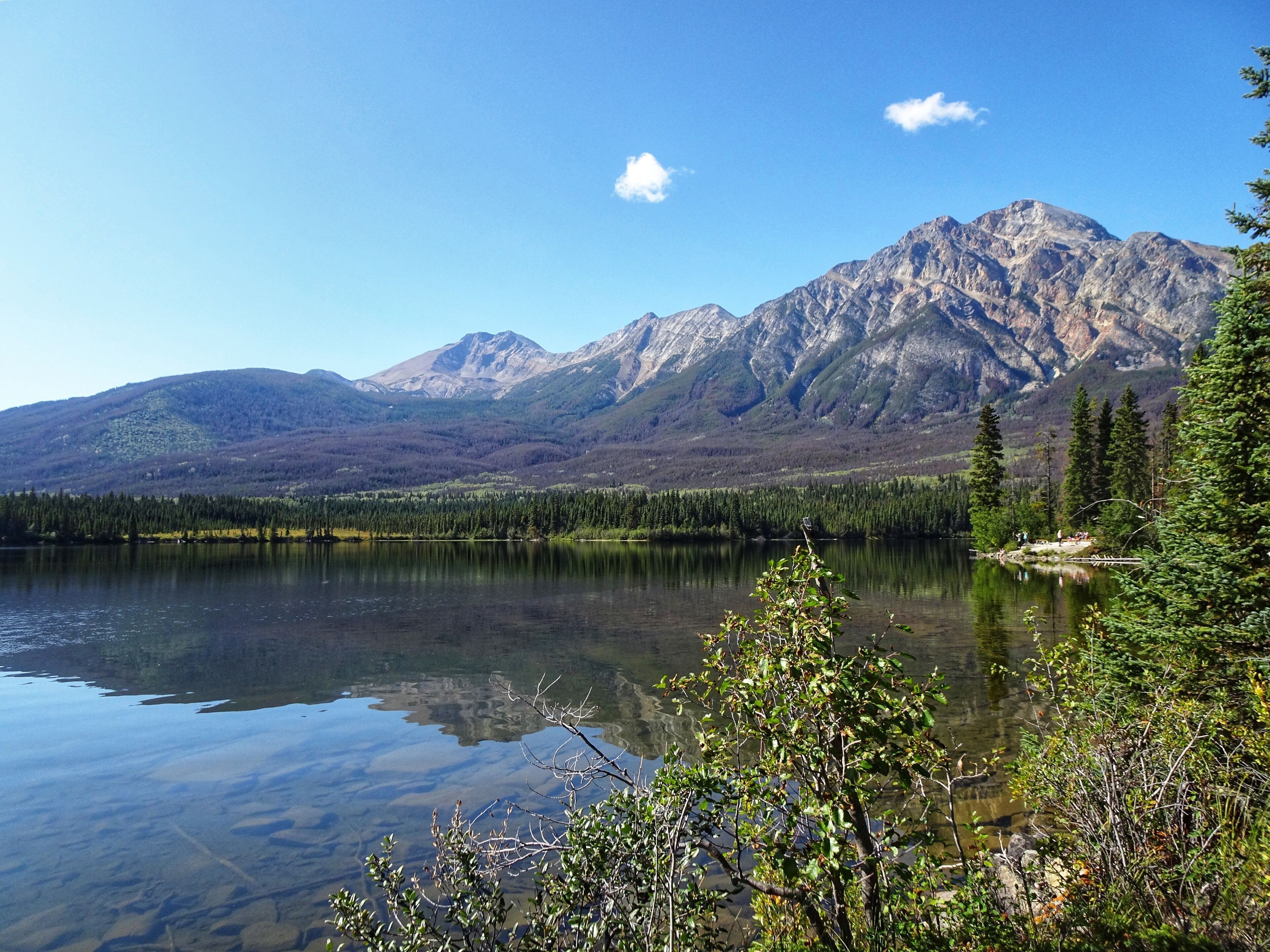 Pyramid Lake is a kidney-shaped lake in Jasper National Park, Alberta, Canada. It lies at the foot of Pyramid Mountain, a natural landmark that overlooks the town of Jasper. (September 2019)

#MyBackyard #Trovember