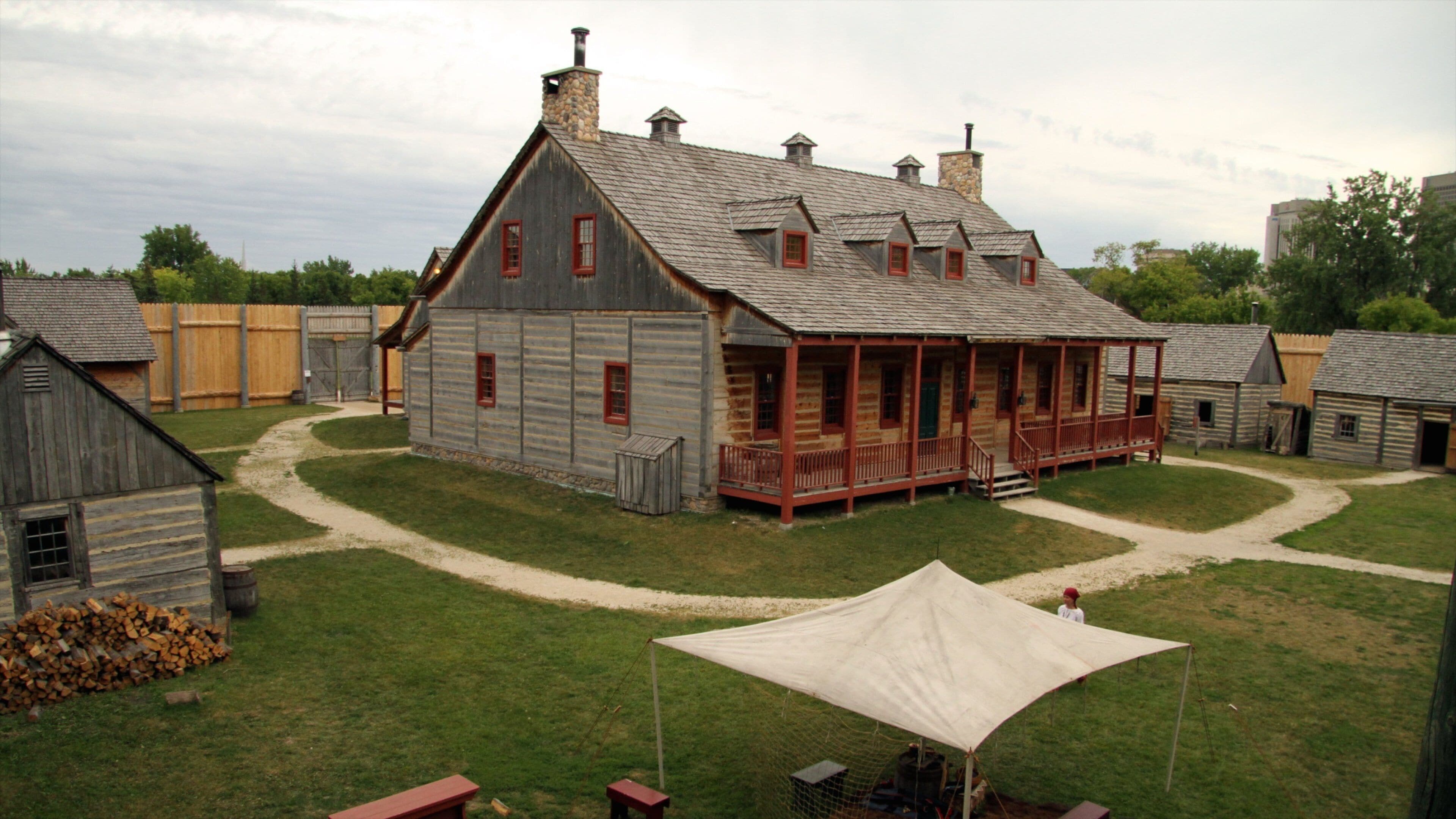 Manitoba which includes heritage architecture and a house