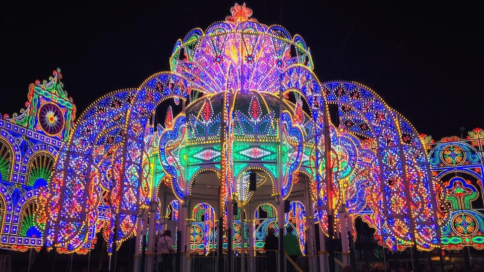 The GLOW festival. Every November, gorgeous light constructions by artists from all over the world, transform Eindhoven into one giant exhibition of light. Seriously, there are cool little exhibitions everywhere!