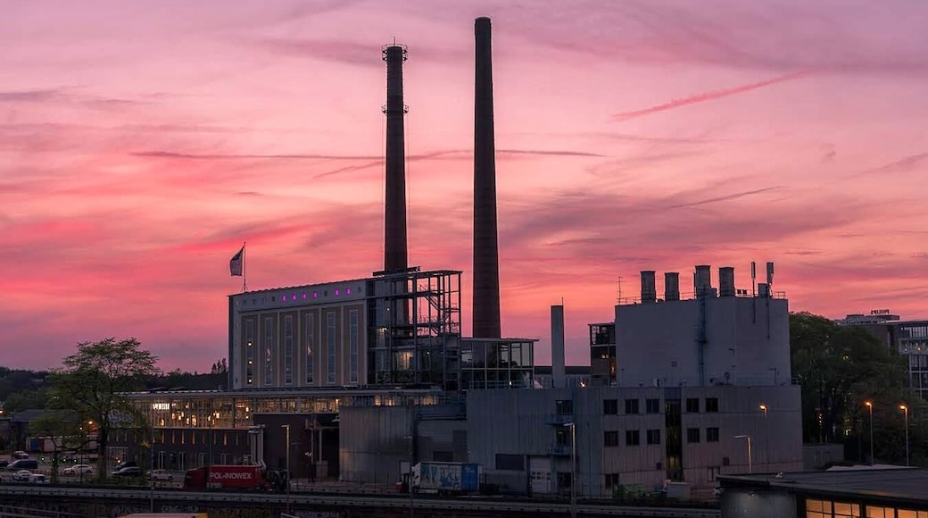 This is Strijp T in Eindhoven. Beautiful old industrial area where you can eat, drink, go out, shop and take wonderful pictures