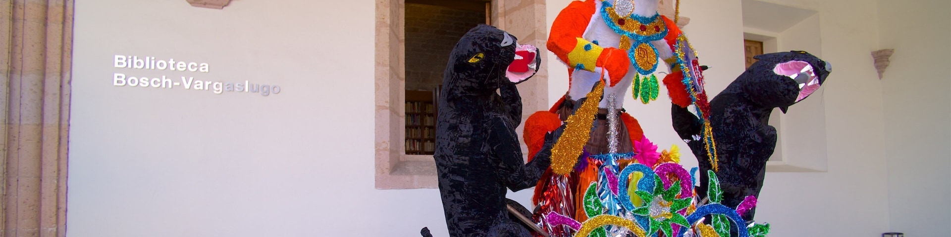 México que inclui sinalização e arte ao ar livre