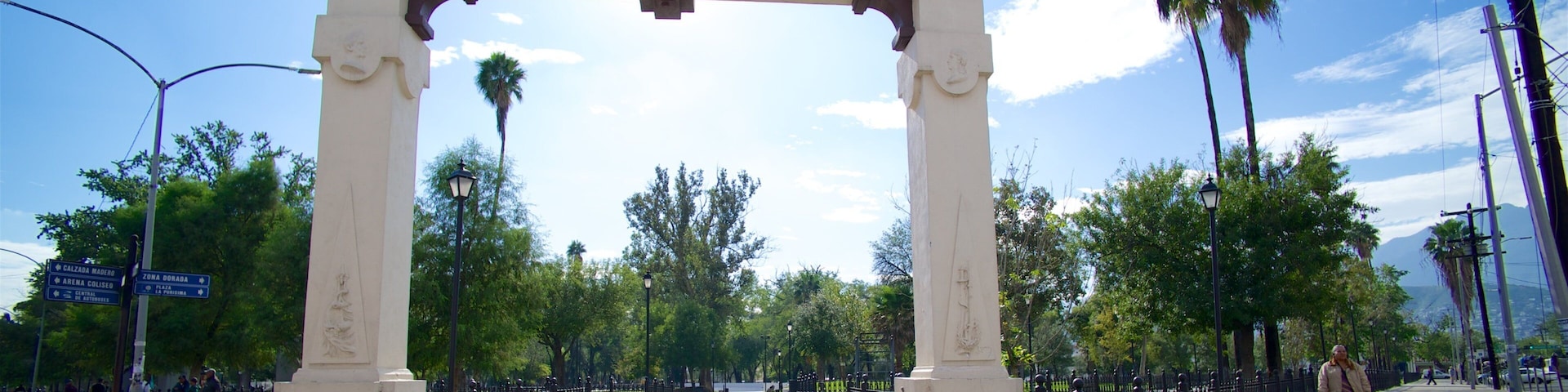 Mexico showing a monument and a garden