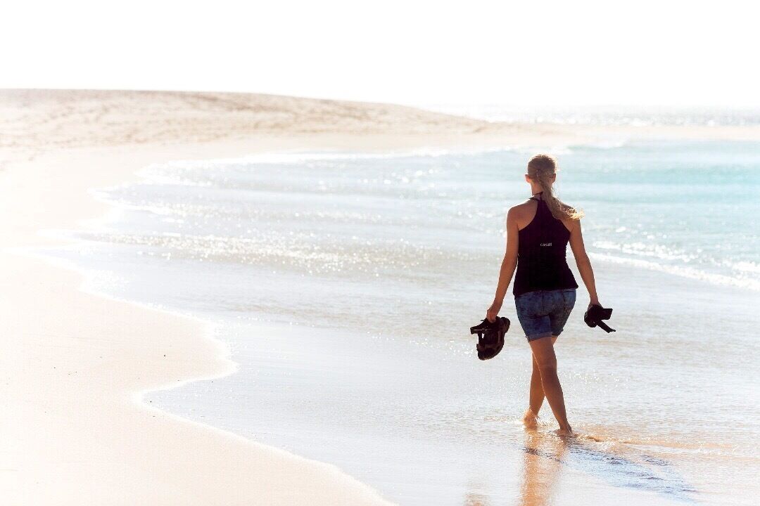 Dreamy days on the west coast of Australia 💛

When telling people we were going to Western Australia we were met with a lot of skepticism. We even met an Australian here in Scandinavia who couldn't understand what we meant when we said we were planning on driving from Darwin to Perth - he thought we meant we were going to drive all the way around the east coast. When he finally understood, he wondered what we were going to do in Western Australia since he thought there was nothing to see there. Luckily it turned out he couldn't have been more wrong. We cruised around Western Australia for a month in a rental car with a rooftop-tent, visiting countless national parks, awesome billabongs and beautiful beaches - and in a lot of places we were almost completely by ourselves. It was one of our best trips to date, if you're considering going you don't need to hesitate! #AquaTrove #australia #westernaustralia #ningalooreef #turquoisebay #caperangenationalpark #beach #ocean