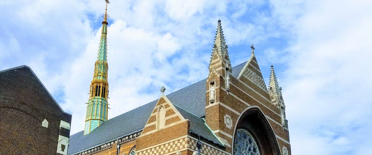 Started by Polish immigrants, Hamtramck is now a multicultural city with the motto "the whole world in 2 square miles". Definitely worth a visit and check out all the amazing cafes #church #polish #hamtramck #detroit #travel #multicultural #sightsee #tourist