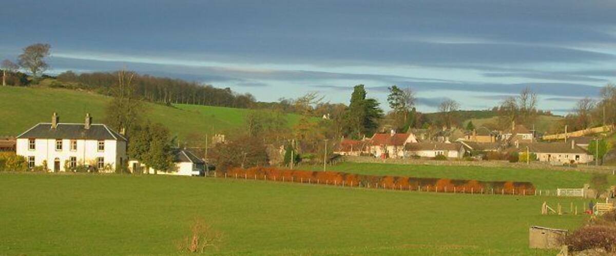 Luthrie. Village and farmland.