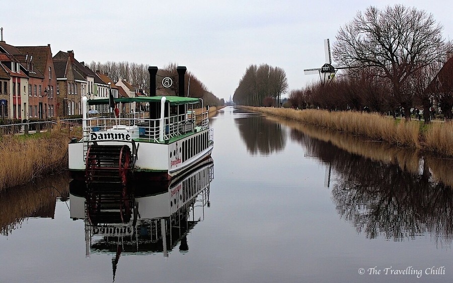 About 6 km from the city of Bruges is Damme, a quaint medieval town from the 13th century. You can take a ride on this boat named "Lamme Goedzak", over the canals to Damme. The ride takes about 30 minutes.
#localgem