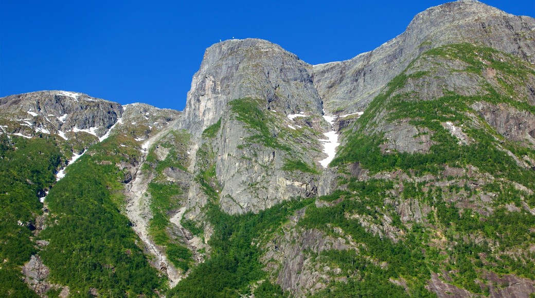 Eidfjord featuring mountains