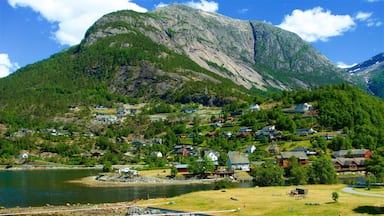Eidfjord featuring mountains, a small town or village and a lake or waterhole