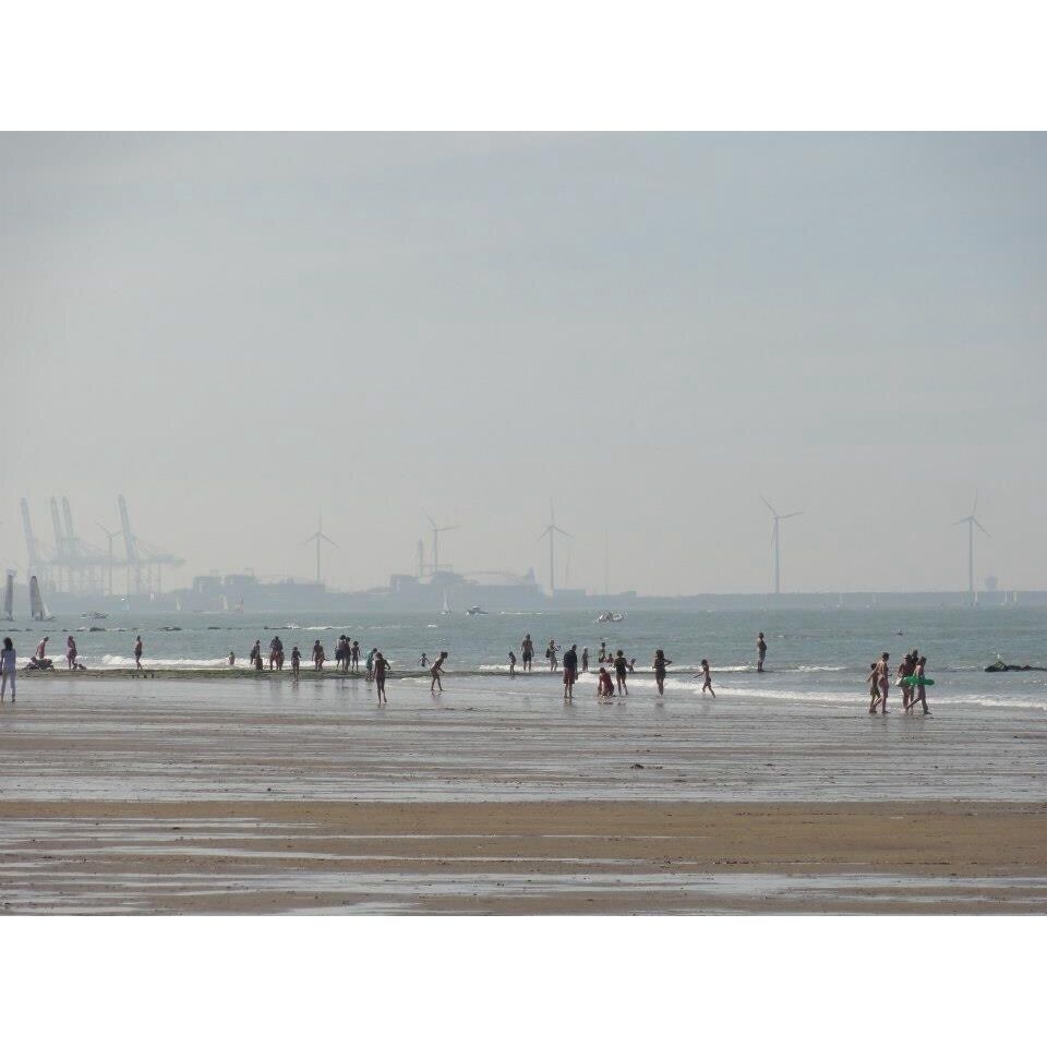 Knokke is the most exclusive sea resort along the 60 kms Altlantic coast of Belgium. Any well-off Belgian will have a flat or a house here. Numerous top art galeries and shops. Enjoy the tides in the summer and the typical little beach cottages rented by the locals to store their beach "stuff".