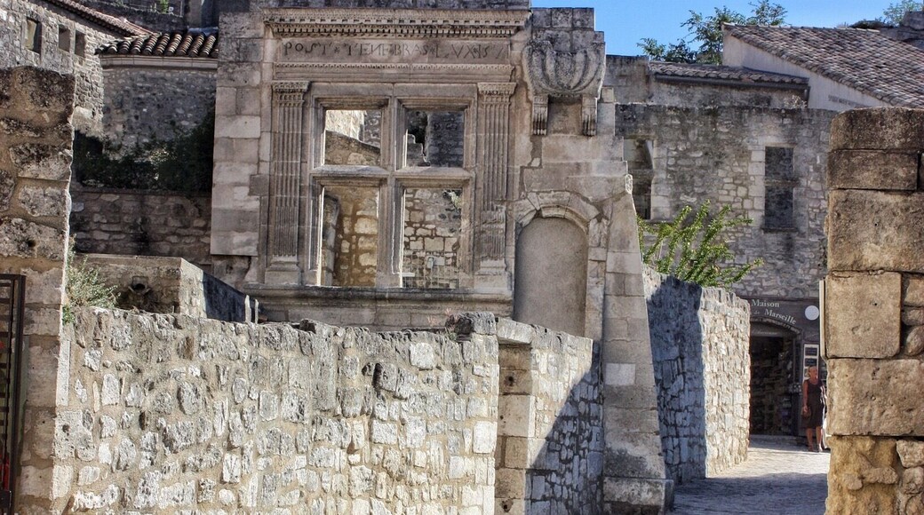 The village is located in very beautiful area in Alpille mountains.