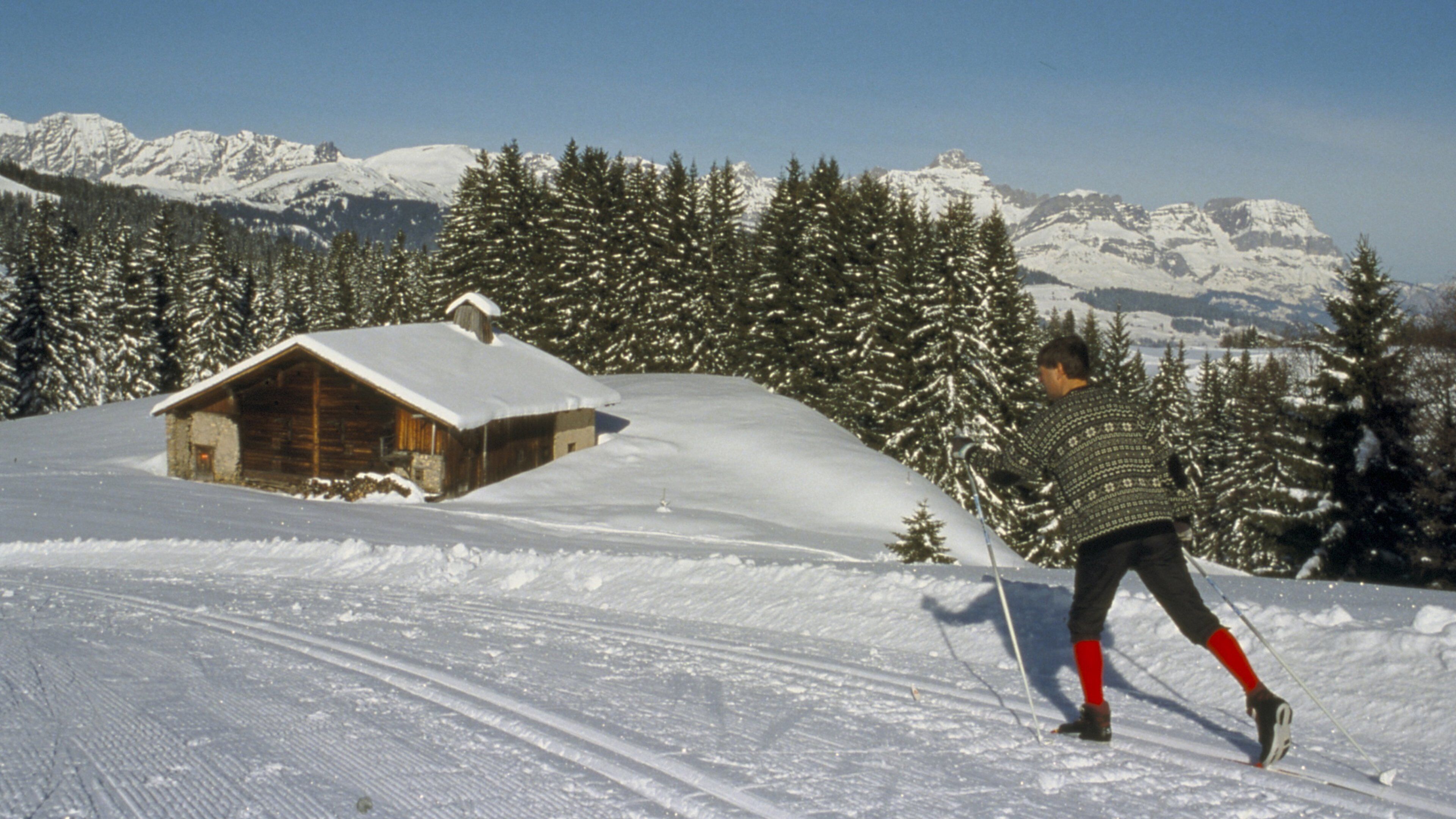 Megeve showing mountains, landscape views and forests