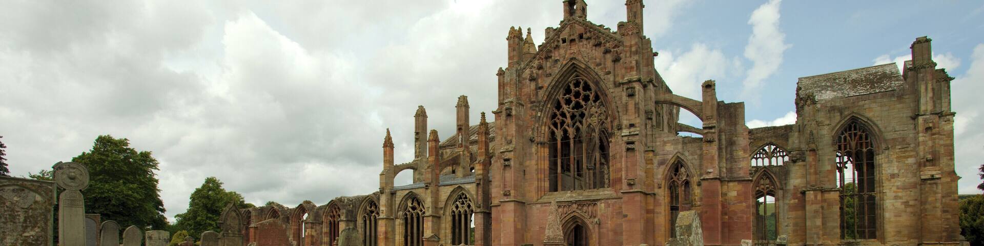 It's a beautiful place in Scotland. Picture was taken in the middle of the day but clods were nice, no harsh light and remember that this is ticketed area and there is no access at summer golden hours. Worth visiting, you can also capture some architecture details there.
