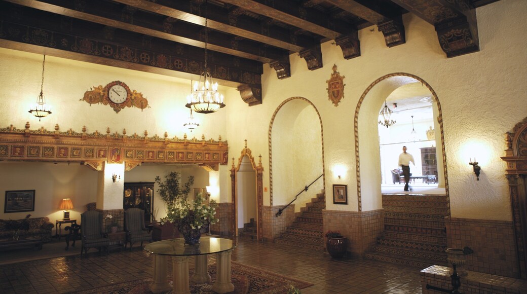 El Paso que incluye vistas interiores y elementos del patrimonio