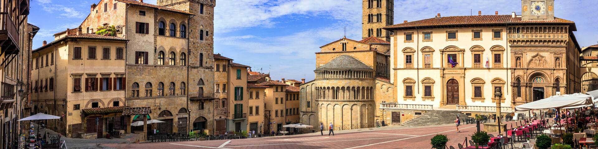 Ultra High Resolution 15K Panorama of Piazza Grande in Arezzo — Iconic Medieval and Renaissance Square with No People, Scenic Architecture in Tuscany Italy
