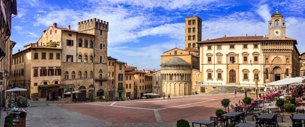 Ultra High Resolution 15K Panorama of Piazza Grande in Arezzo — Iconic Medieval and Renaissance Square with No People, Scenic Architecture in Tuscany Italy