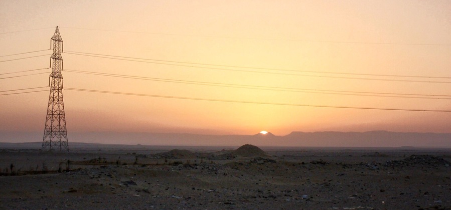 On the road between sharm el sheikh and Cairo .