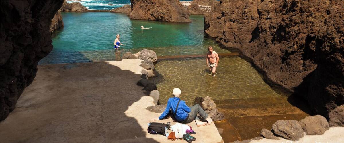 Ilha da Madeira: Piscinas naturais em Porto Muniz
http://www.phototravel360.com/porto-moniz-e-suas-piscinas-naturais-ilha-da-madeira/