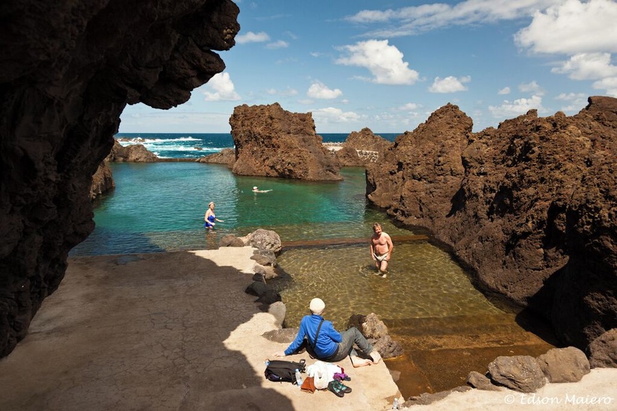 Ilha da Madeira: Piscinas naturais em Porto Muniz
http://www.phototravel360.com/porto-moniz-e-suas-piscinas-naturais-ilha-da-madeira/