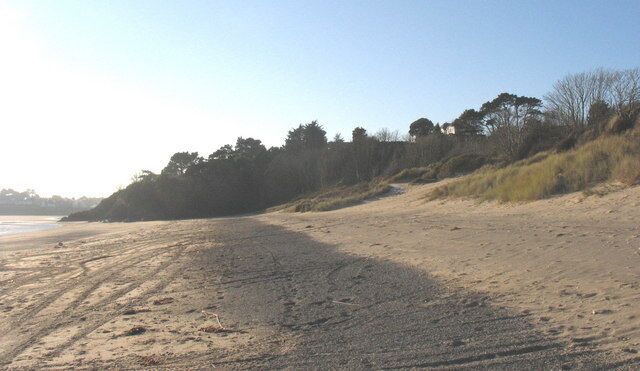 View south along the strand in the direction of Abersoch