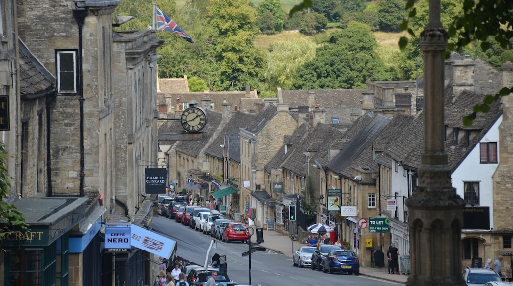 This is one of the many popular towns in the Cotswolds. We actually stumbled upon it looking for somewhere else. There are lots of eateries and tourist shops midst the plethora of sandstone buildings and you won't be the only tourist there!