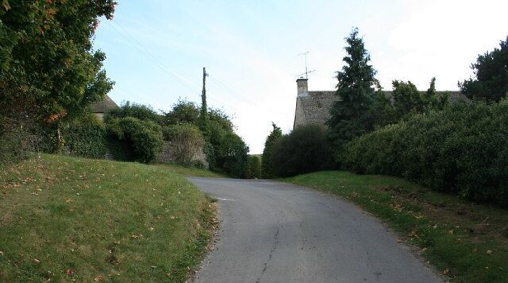 Climbing away from Shilton ford Having gone through Shilton ford, the road winds uphill to meet the B4020 just on the edge of the village.