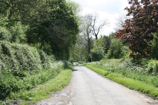 Straight stretch of road Heading from South Lawn to Swinbrook.