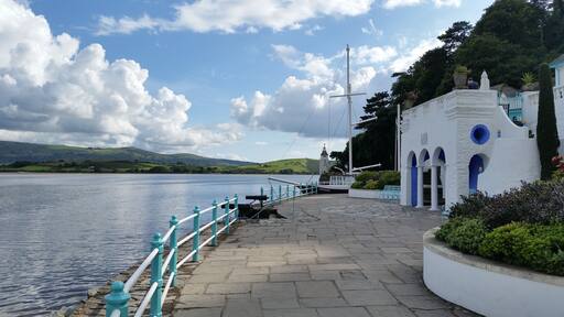 This is a photo of listed building number