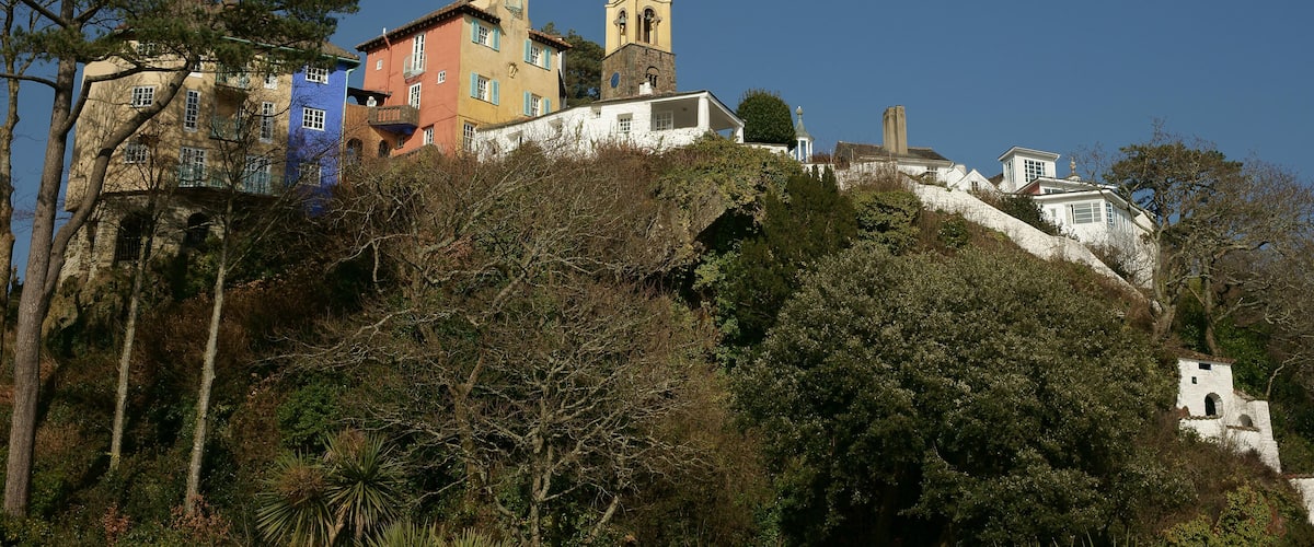 As we know, the sun always shines in Wales! 20th, and final, day without rain. www.portmeirion-village.com/en/visit/village-map/