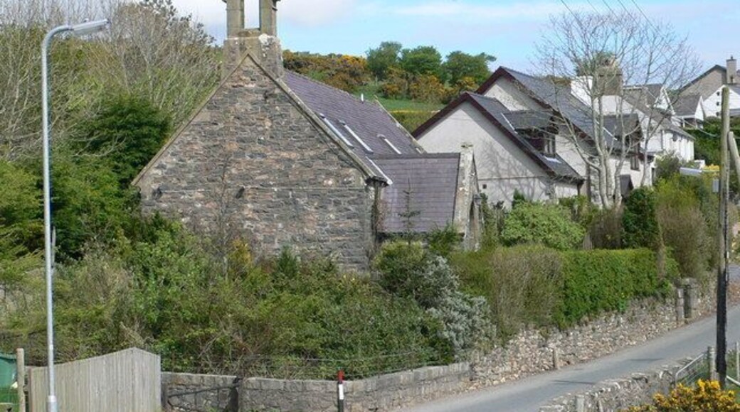 Old Church, Llithfaen On the approach to Llithfaen from Llanaelhaearn.
