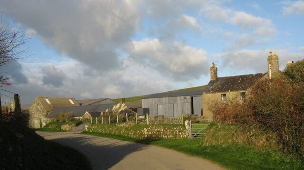 Bodwyddog Farm This photo was taken in the late afternoon as the shadows lengthened. The Benallt Mine Tramway emerged out on to the road to the right of the farmhouse and crossed over to the western side of the road. It kept to this side for the remainder of the journey to Porth Ysgo SH2026