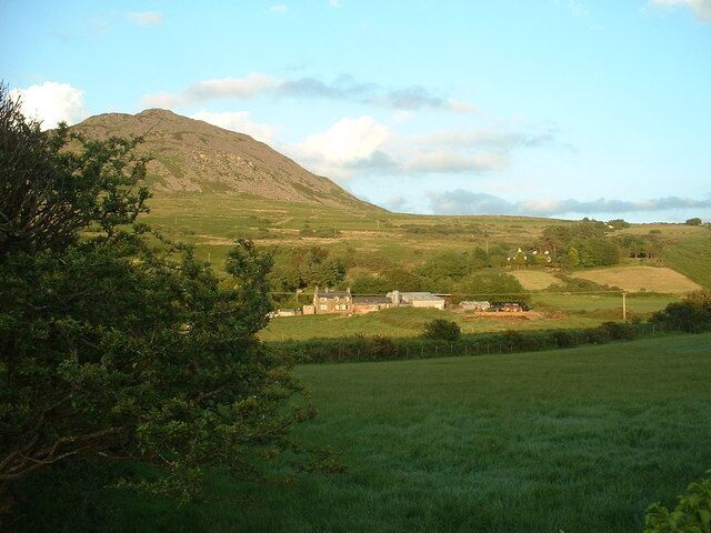 Ty-newydd-parc farm. Carn Fadryn is the hill in the background.