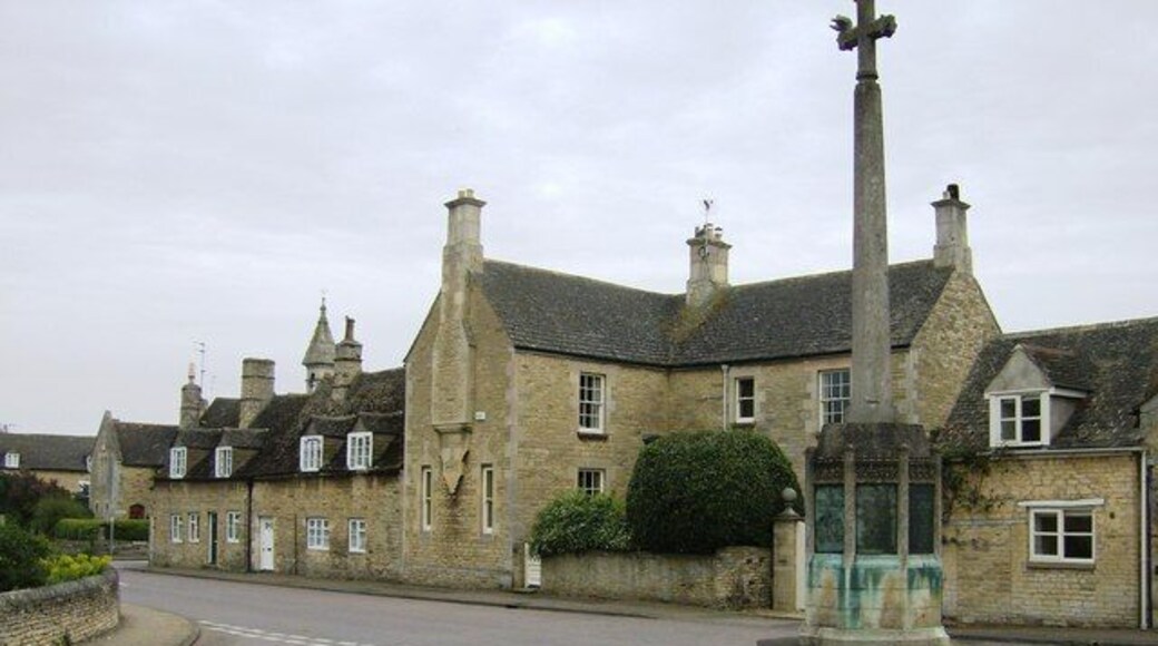 Easton war memorial At the T-junction of Church Street with High Street.