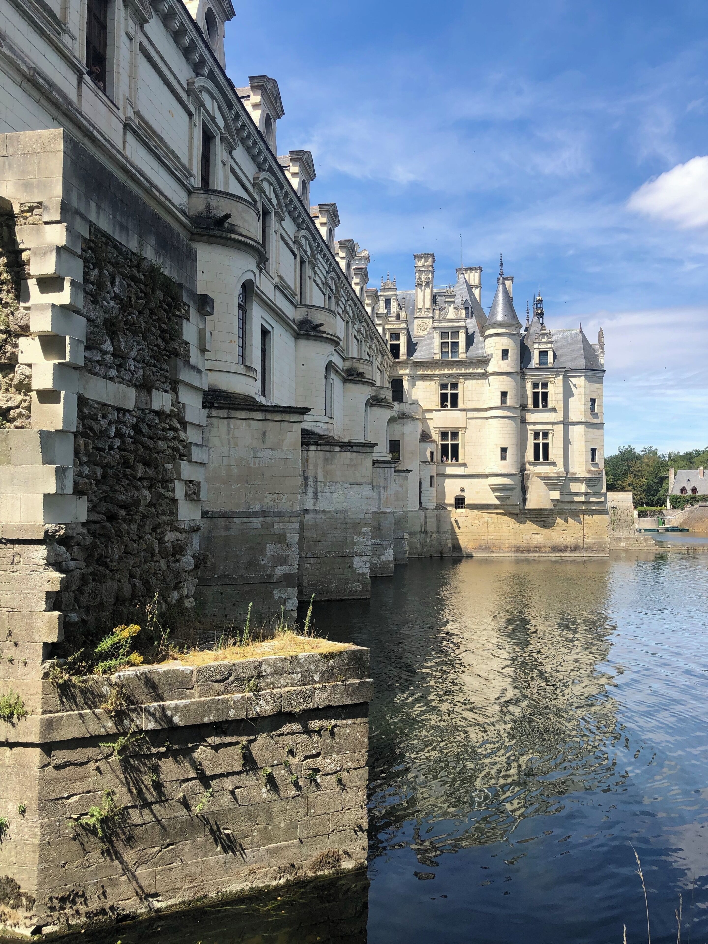 Stunning building surrounded by idyllic surroundings