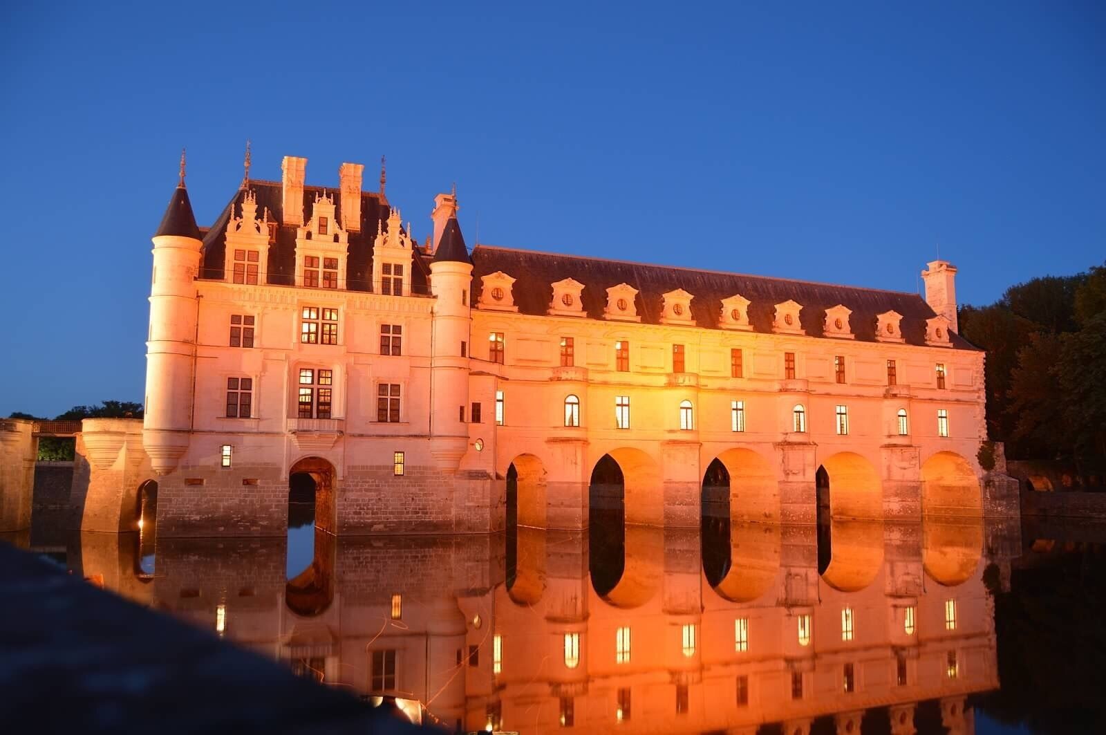 The Night Walk in the gardens of Chateau du Cheneceaux was an amazing experience. Discover the illuminated gardens, accompanied by the music of Arcangelo Corelli, master of Italian classicism.
 