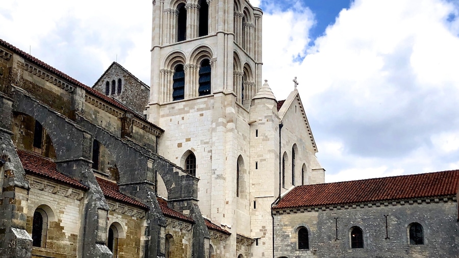 Vézelay Abbey or Abbaye Sainte-Marie-Madeleine de Vézelay is a Benedictine and Cluniac monastery in Vézelay in the Yonne department in northern Burgundy, France. The Benedictine abbey church, now the Basilica of Sainte-Marie-Madeleine, with its complicated program of imagery in sculpted capitals and portals, is one of the outstanding masterpieces of Burgundian Romanesque art and architecture. Sacked by the Huguenots in 1569, the building suffered neglect in the 17th and the 18th centuries and some further damage during the period of the French Revolution.
The church and hill at Vézelay were added to the UNESCO list of World Heritage Sites in 1979.