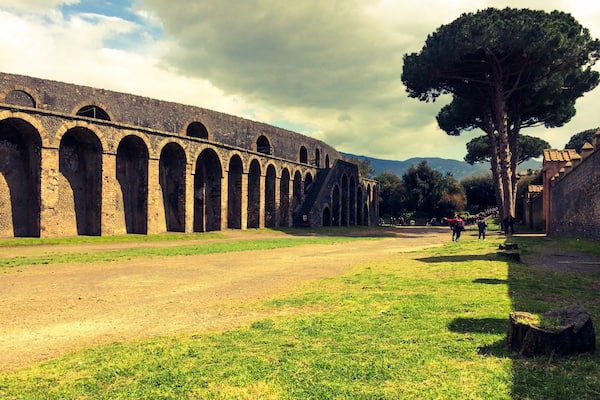 Amphitheater in Old city of Pompéi