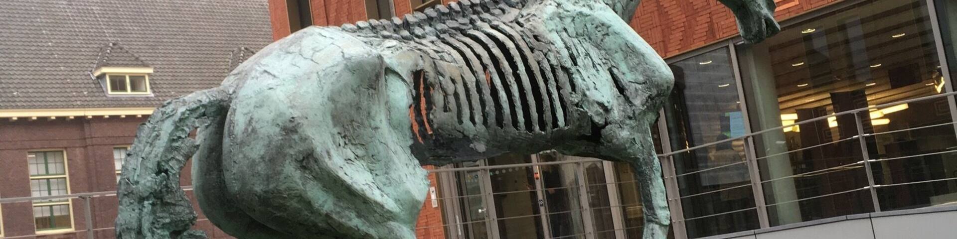 A clear reminder to not horse around at this college campus.
Bronze sculpture by Cees Willemsen. http://www.kunstnonstop.nl/collectie/detail/