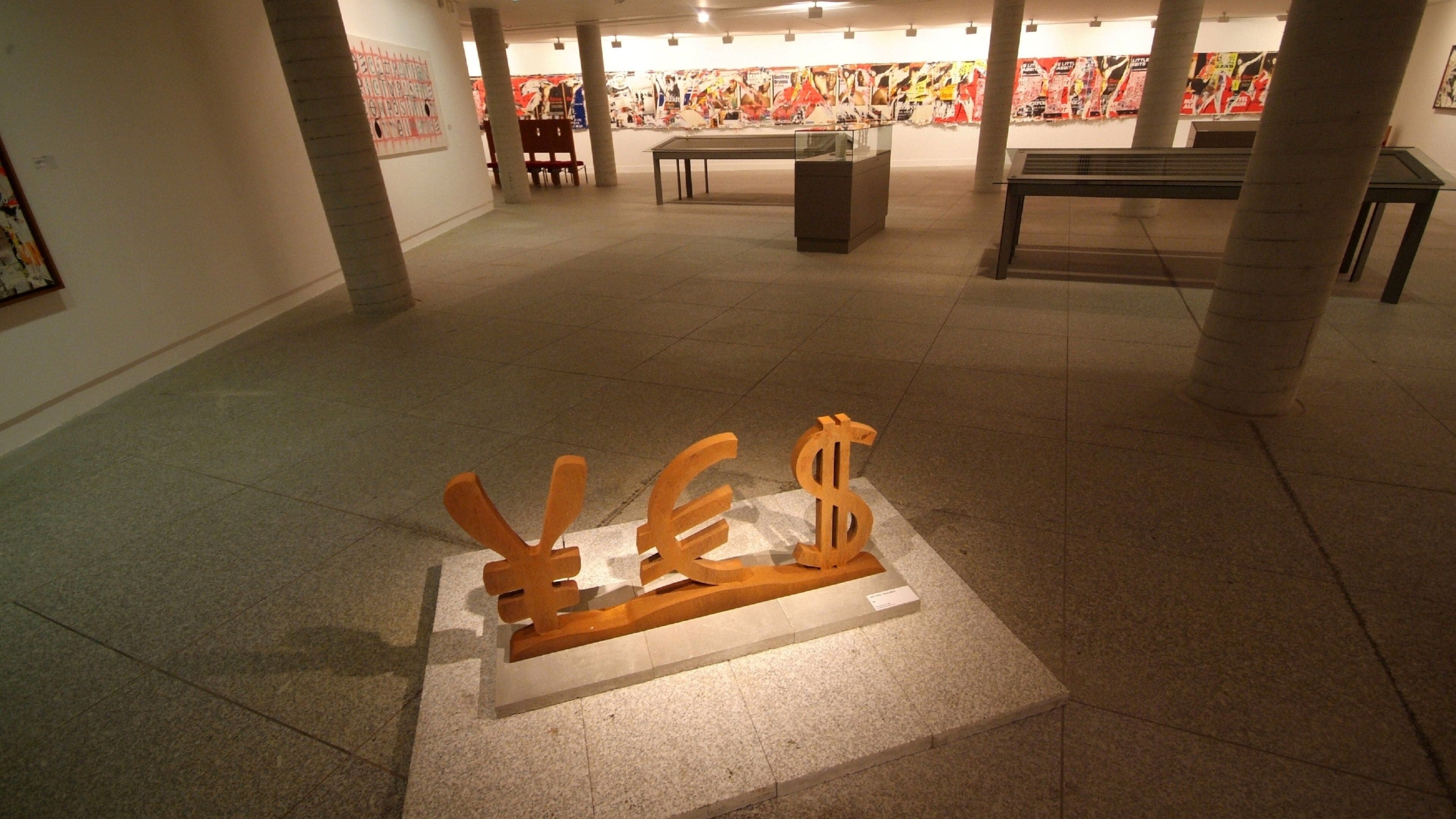 Epinal mostrando arte y vistas interiores